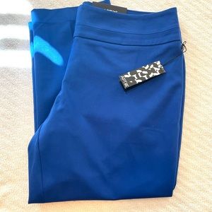 Blue mid rise Capri pants NWT